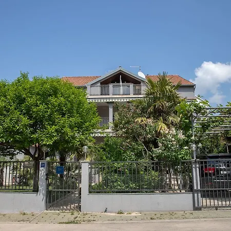 Apartamento Dina *