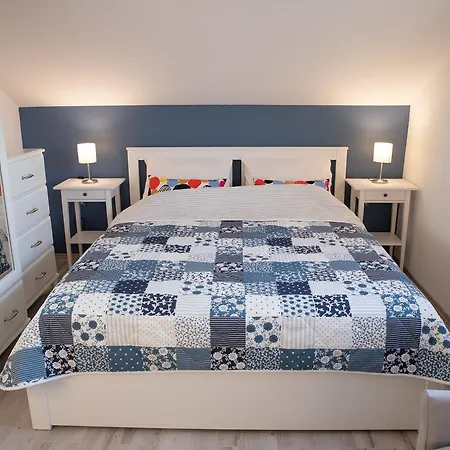 Dina * Biograd Na Moru