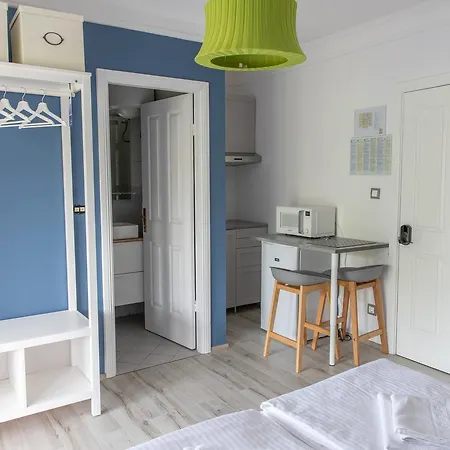 Dina Biograd Na Moru