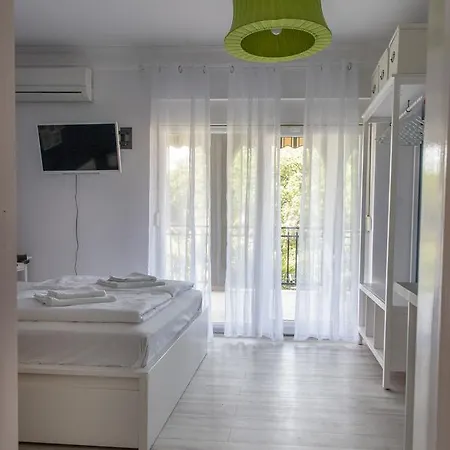 Apartment Dina *