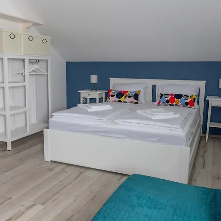 Apartament Dina *