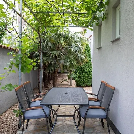 Dina Apartment