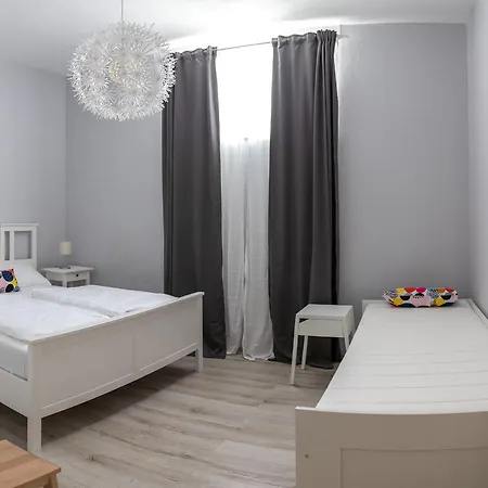 Apartment Dina Weißenburg