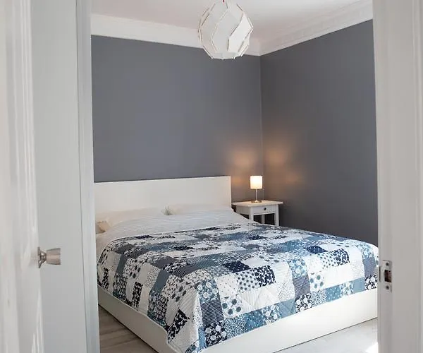 Dina ביוגראד נה מורו