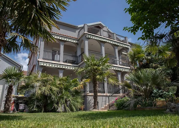 Dina Апартаменты