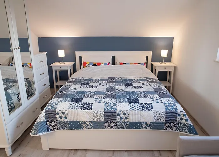 Dina * Биоград-на-Мору