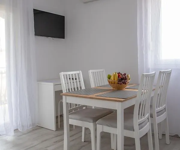 Dina Апартаменты Биоград-на-Мору