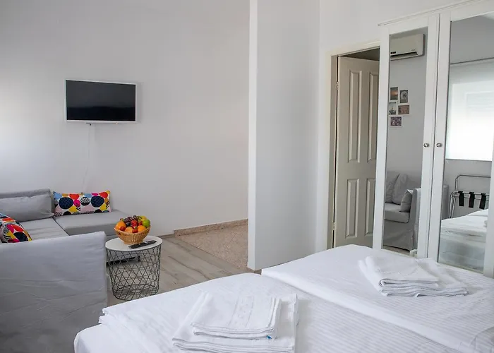 Dina * Биоград-на-Мору