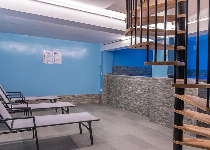 Dina Биоград-на-Мору