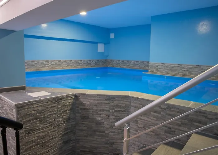 Dina Биоград-на-Мору