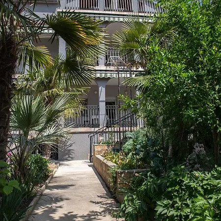 Διαμέρισμα Dina