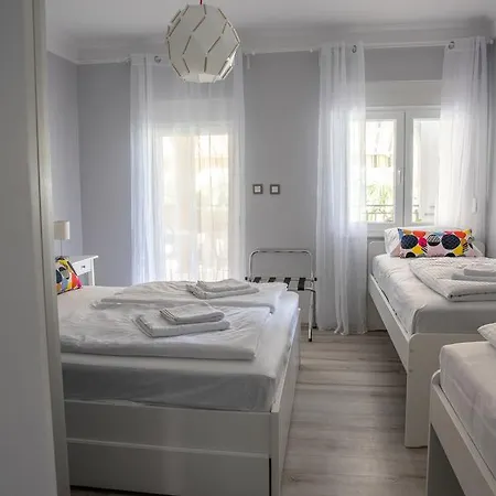 Dina Biograd Na Moru