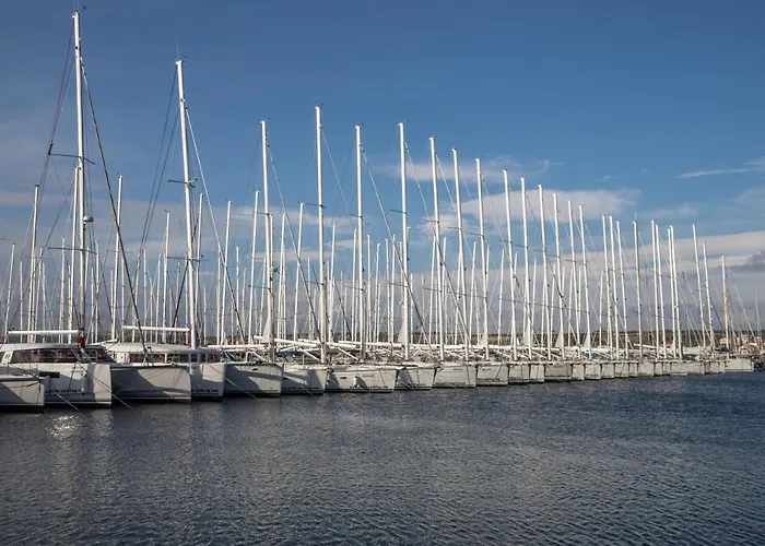Dina * Biograd Na Moru