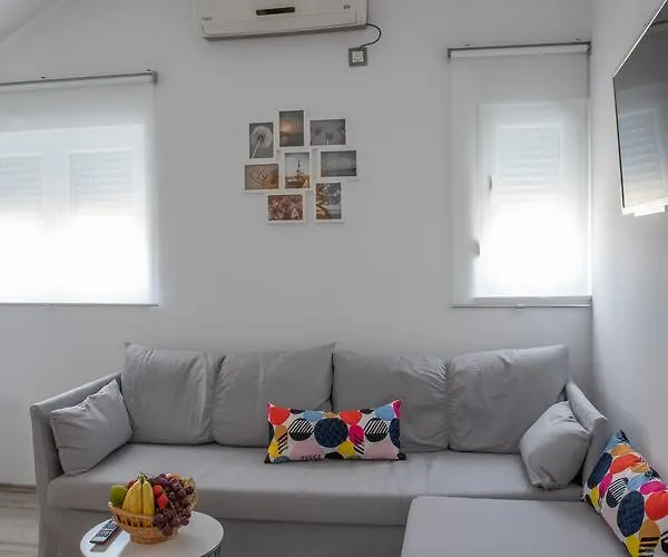 Dina Apartman Biograd Na Moru